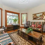 Niagara Inn Bed And Breakfast