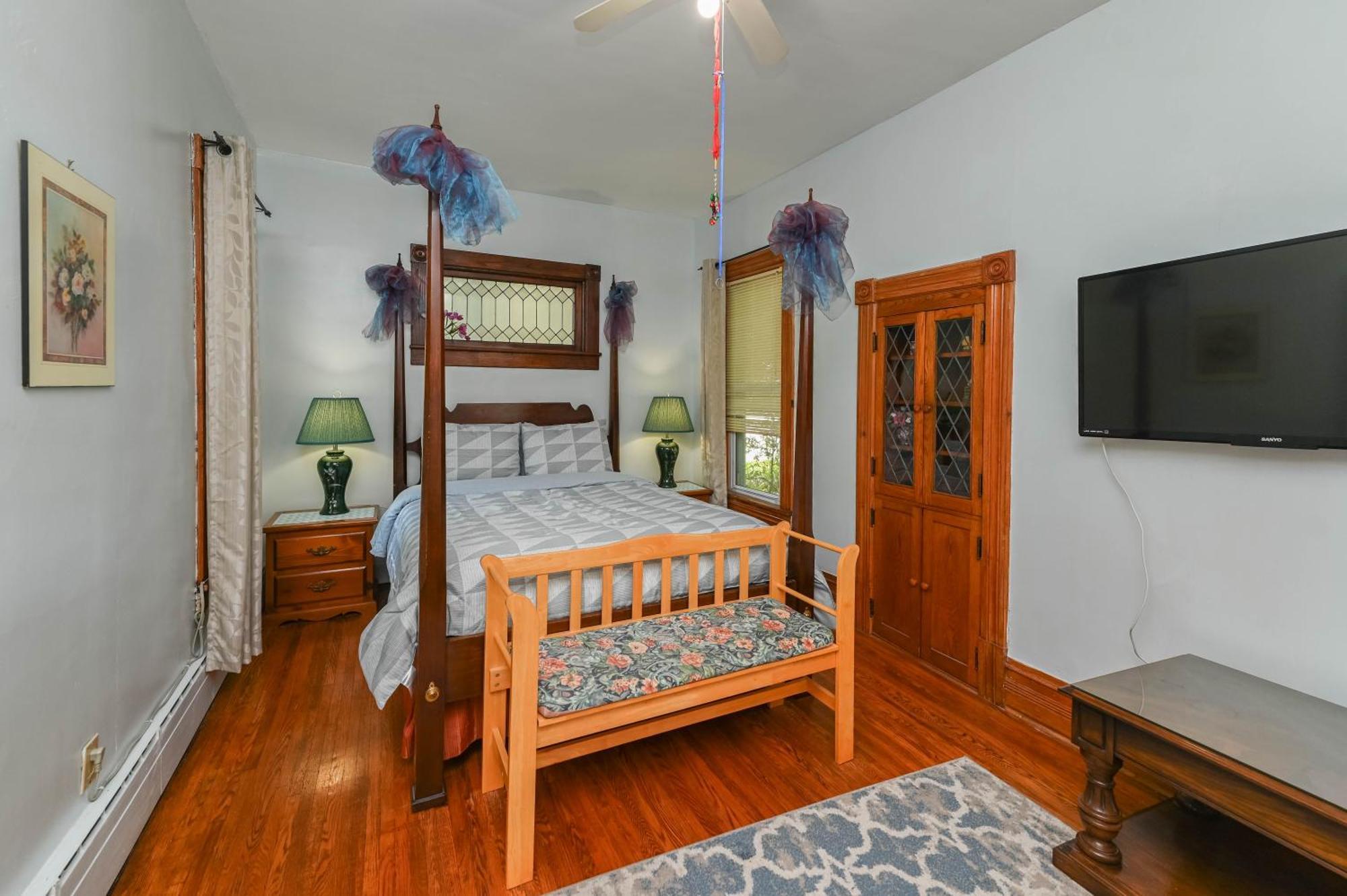 Niagara Inn Bed And Breakfast