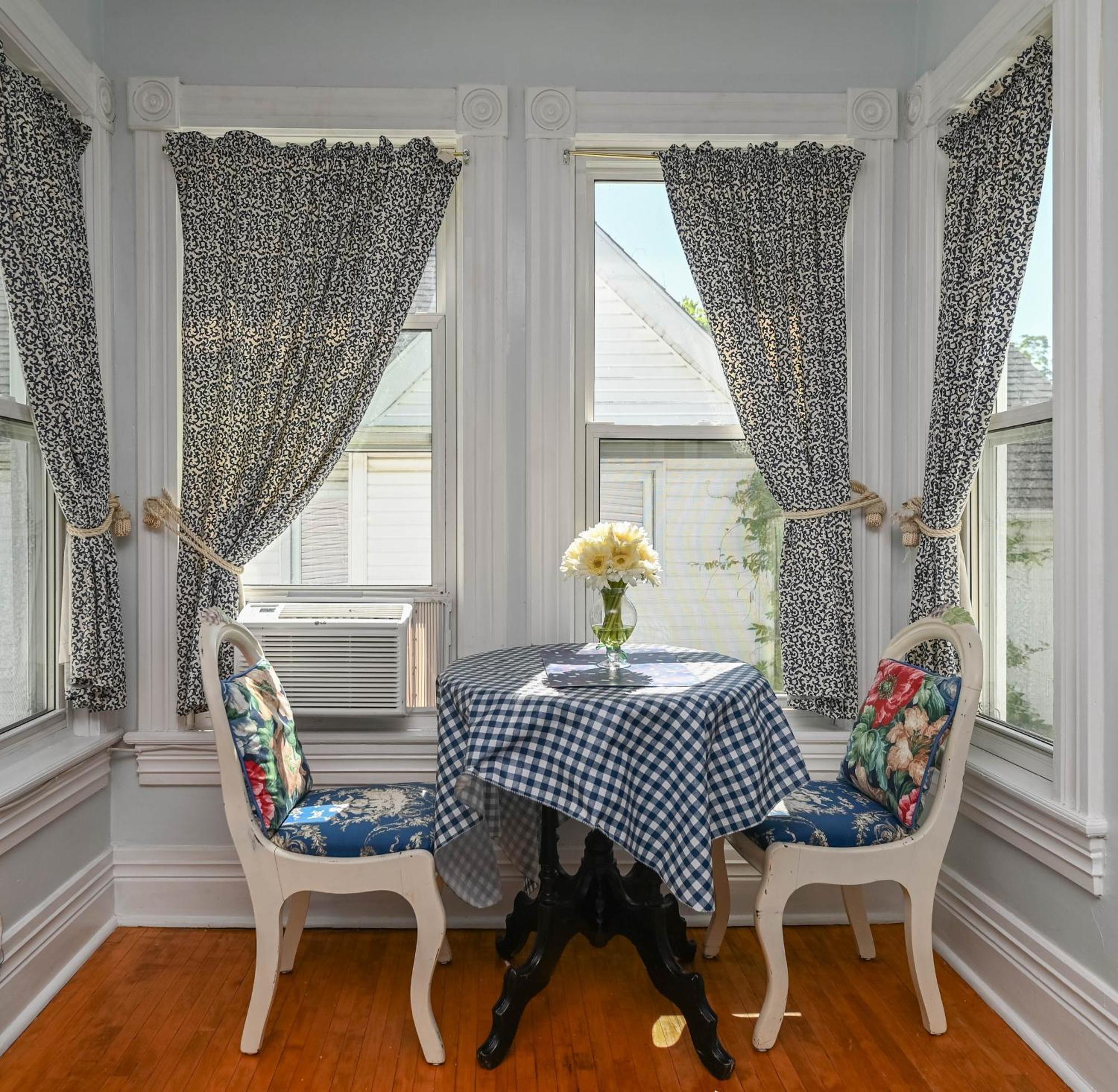 Niagara Inn Bed And Breakfast 3*