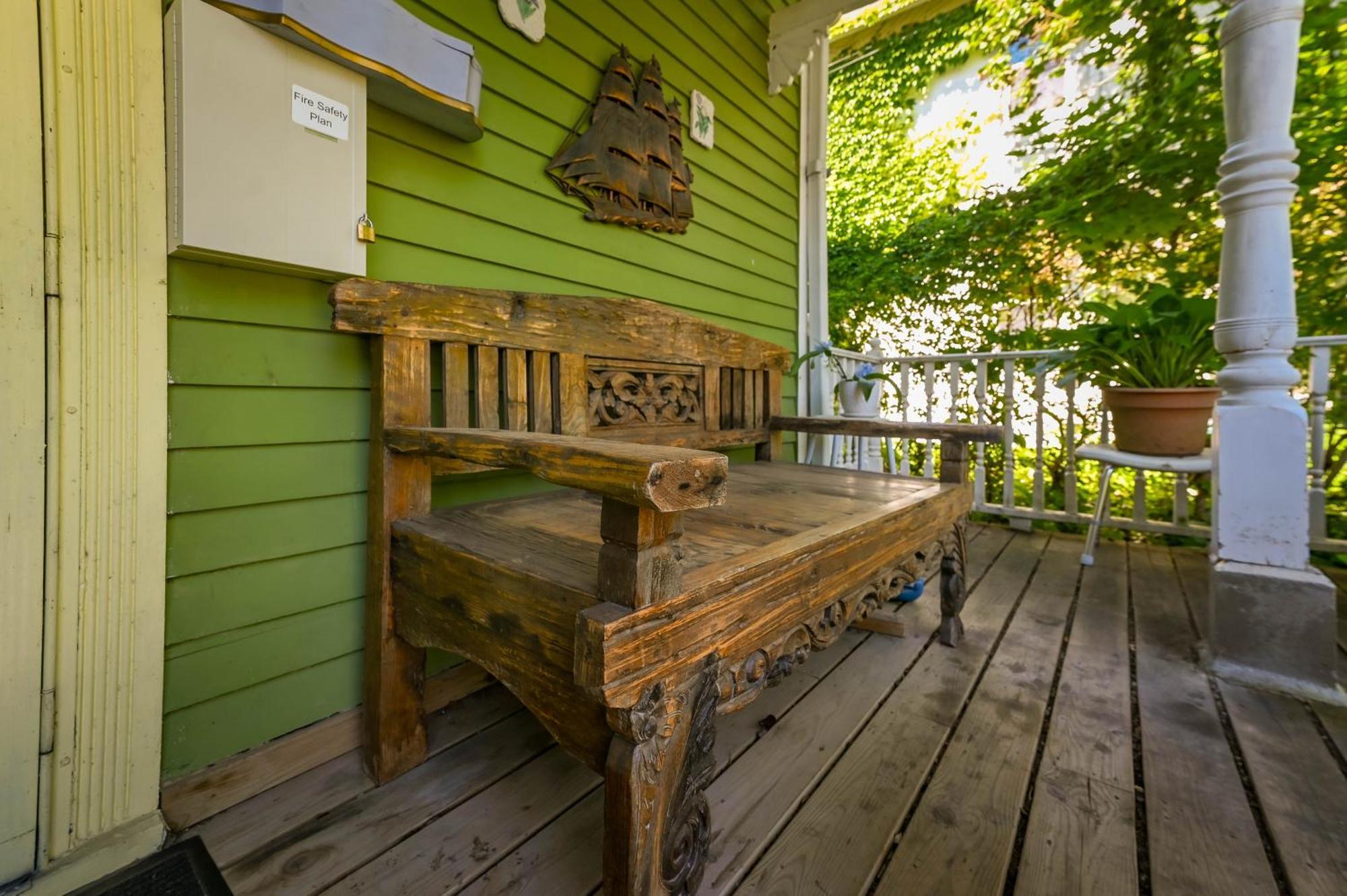 Niagara Inn Bed And Breakfast Bed & Breakfast